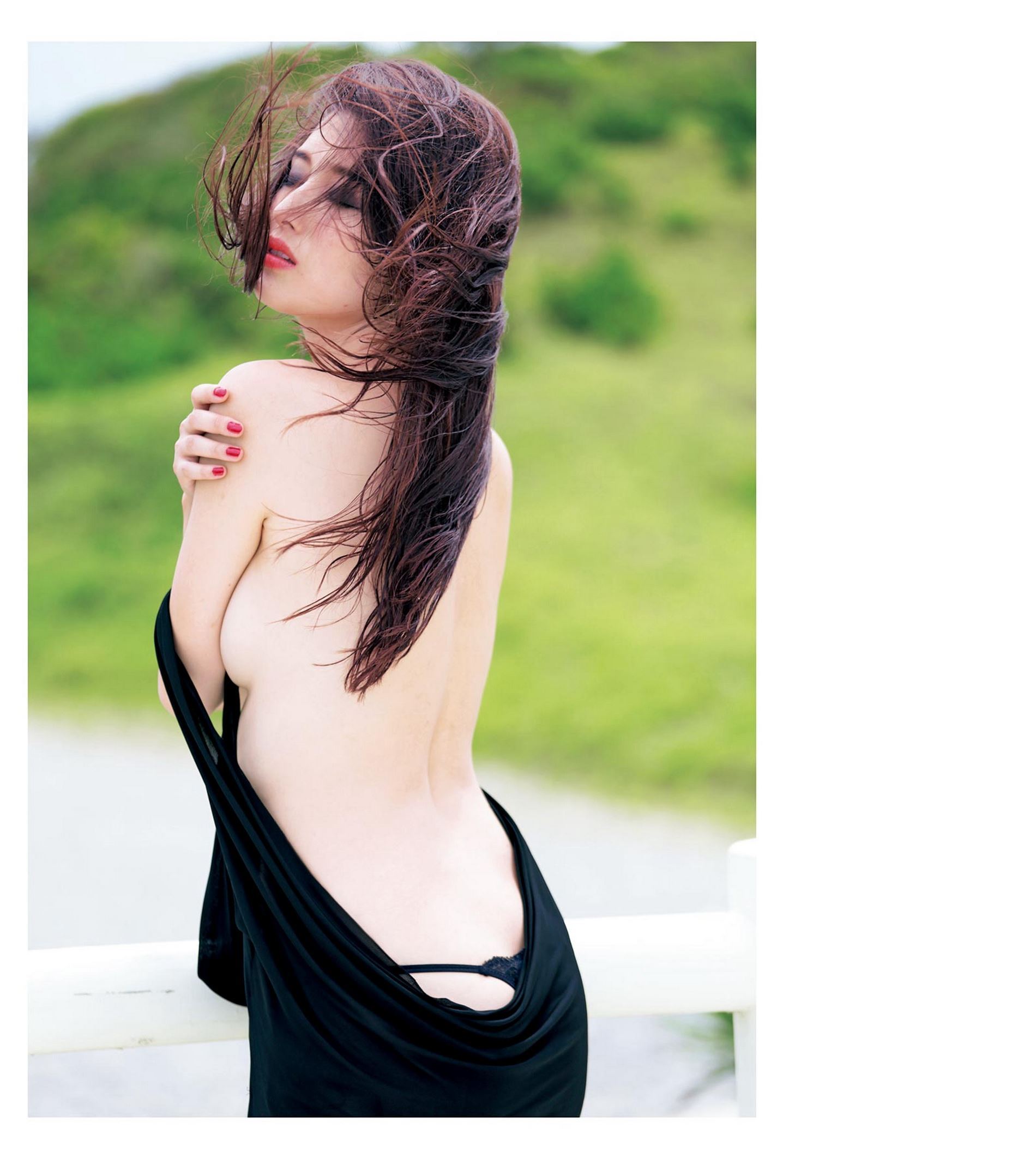 橋本マナミ写真集 『MANAMI BY KISHIN』(2014.12.08)